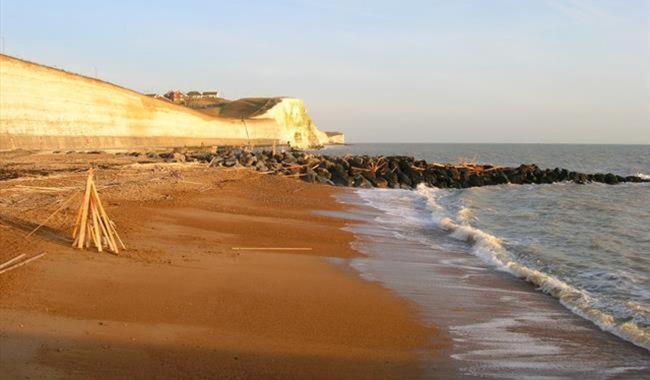 Beach, Hills, Food, Scenic Walks-The Kelp House. Peacehaven Exterior photo